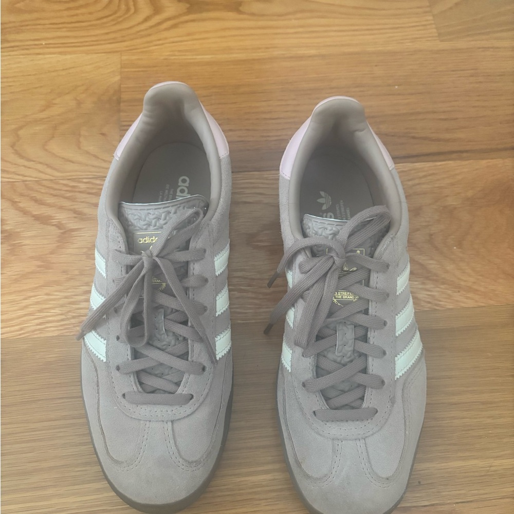 Adidas Beige Sambas sz 38